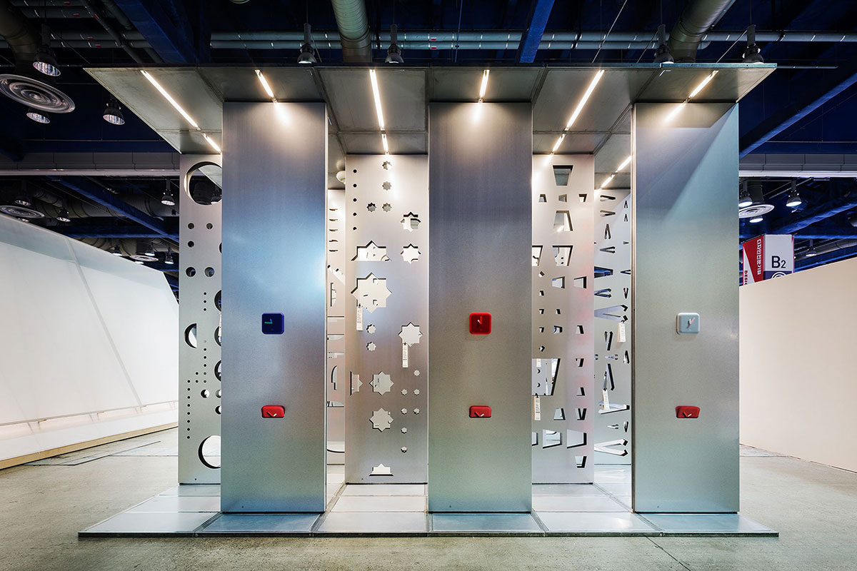 韩国京畿道公司在首尔设计节上的展位设计简洁却吸睛无数