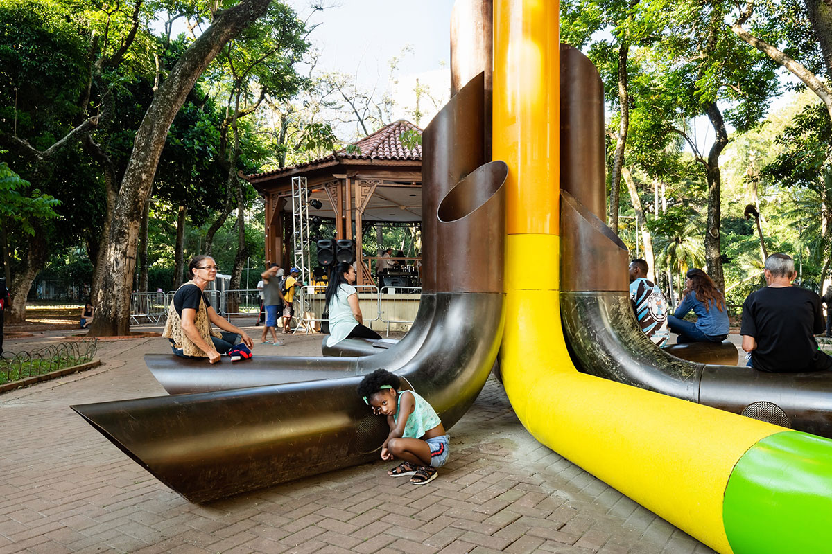 这个美陈设计能听故事你愿意来这里诉说你们的故事吗