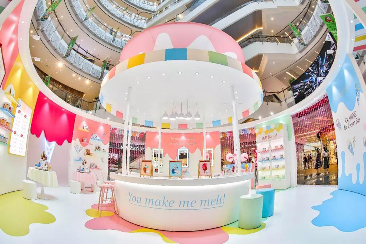 这个美妆快闪店策划得满满的少女心萌翻了全场