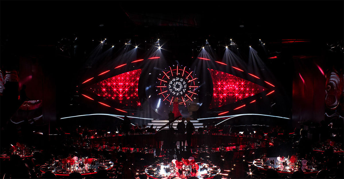 让世间万物复苏生长的舞台华丽丽的