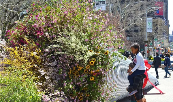 春天里的40英尺长快闪店活动美陈设计竟是这捧鲜花捧火的 - 第9张