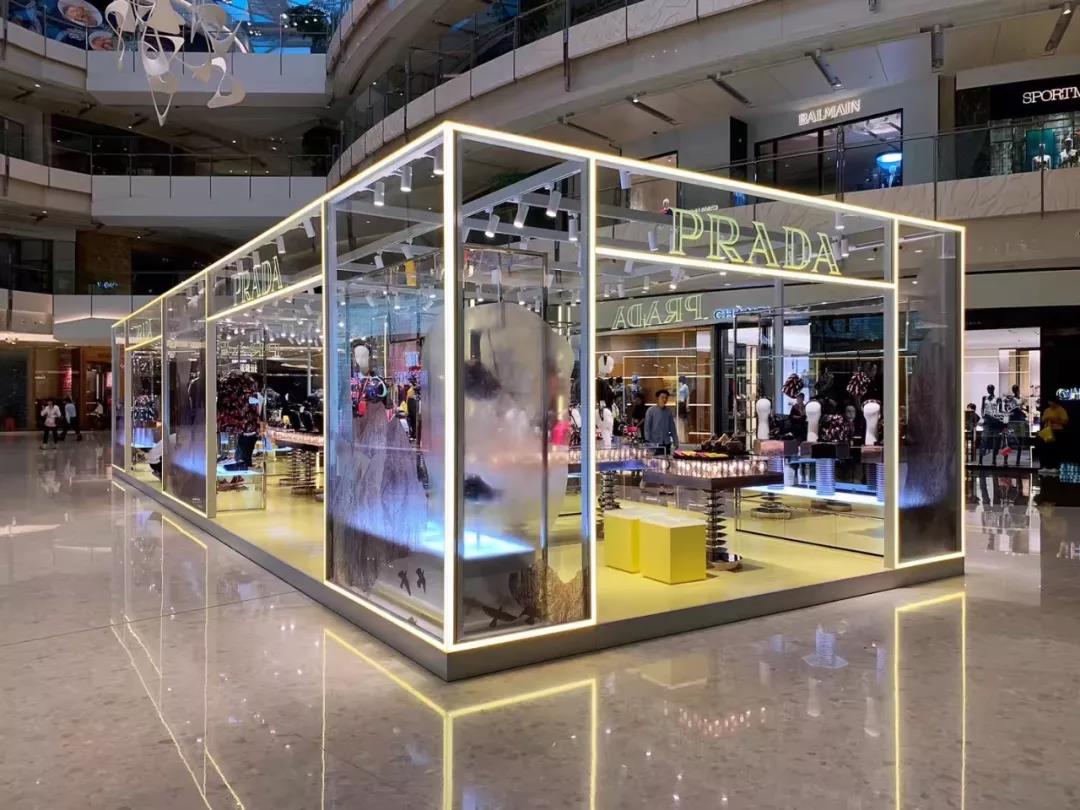 服饰快闪店活动策划怎样更迷人复古气质与现代气息哪个更吸引你