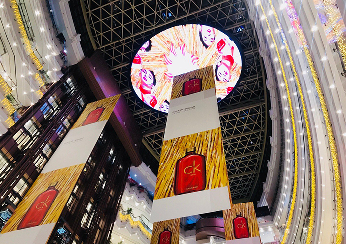 幸运红快闪店展览活动霓虹跃动，工业感双层集装箱酷炫袭来 - 第5张