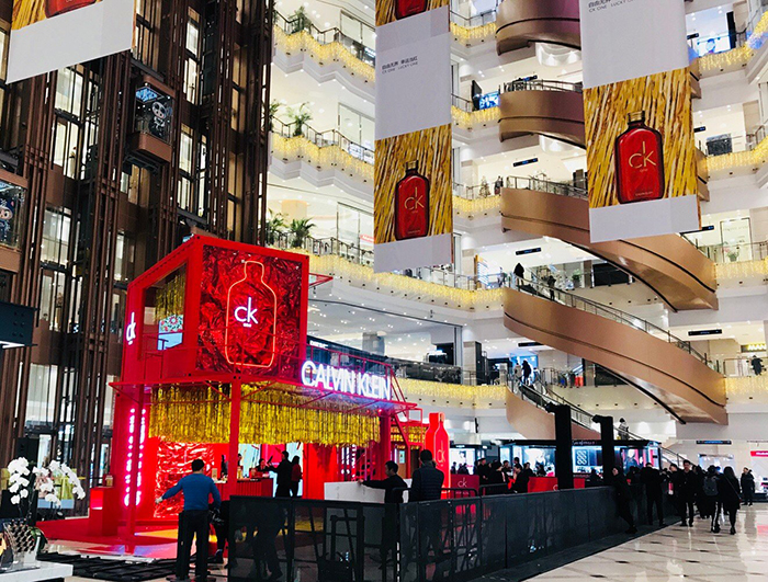 幸运红快闪店展览活动霓虹跃动，工业感双层集装箱酷炫袭来 - 第6张