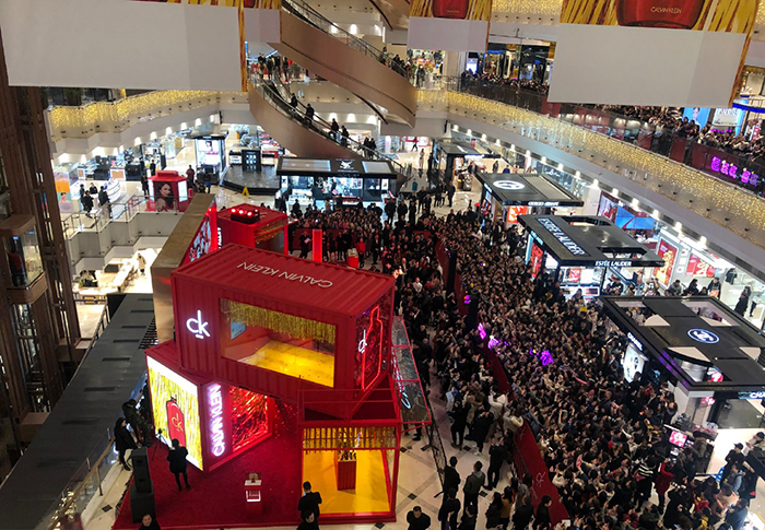 幸运红快闪店展览活动霓虹跃动，工业感双层集装箱酷炫袭来 - 第8张