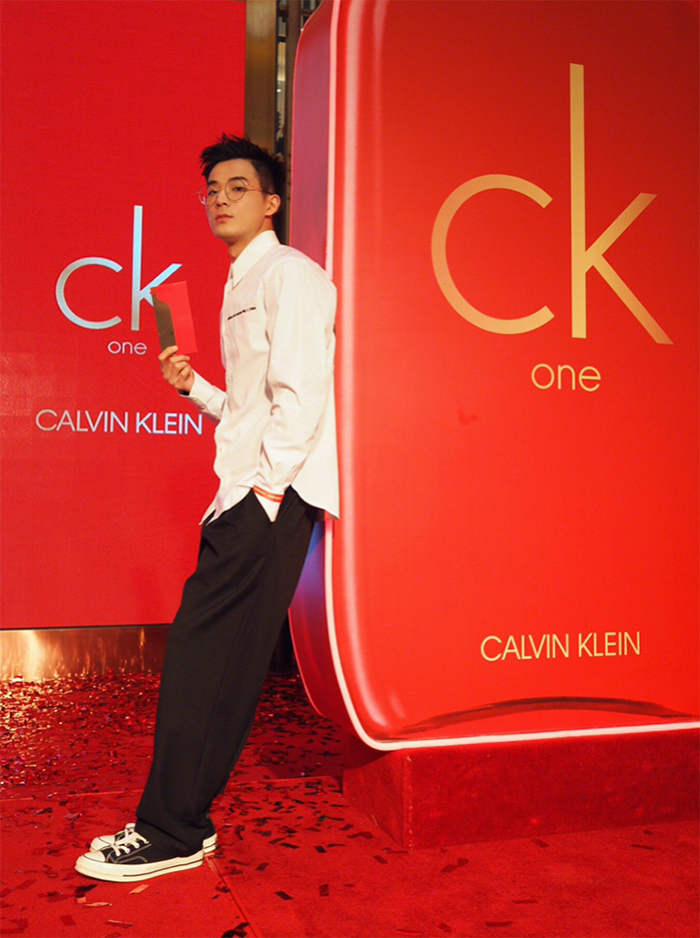 幸运红快闪店展览活动霓虹跃动，工业感双层集装箱酷炫袭来 - 第15张