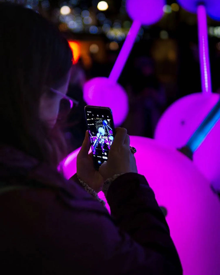 五颜六色的光激活了这场沉浸交互式灯光艺术展览活动装置，真美！ - 第16张