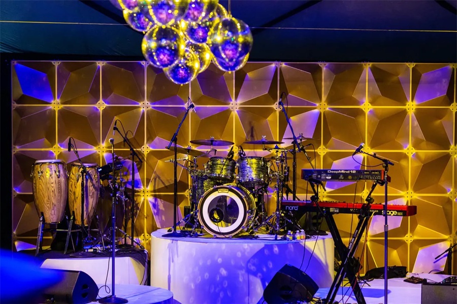 80年代的旱冰迪斯科风格派对活动唤醒了一代人的欢乐回忆