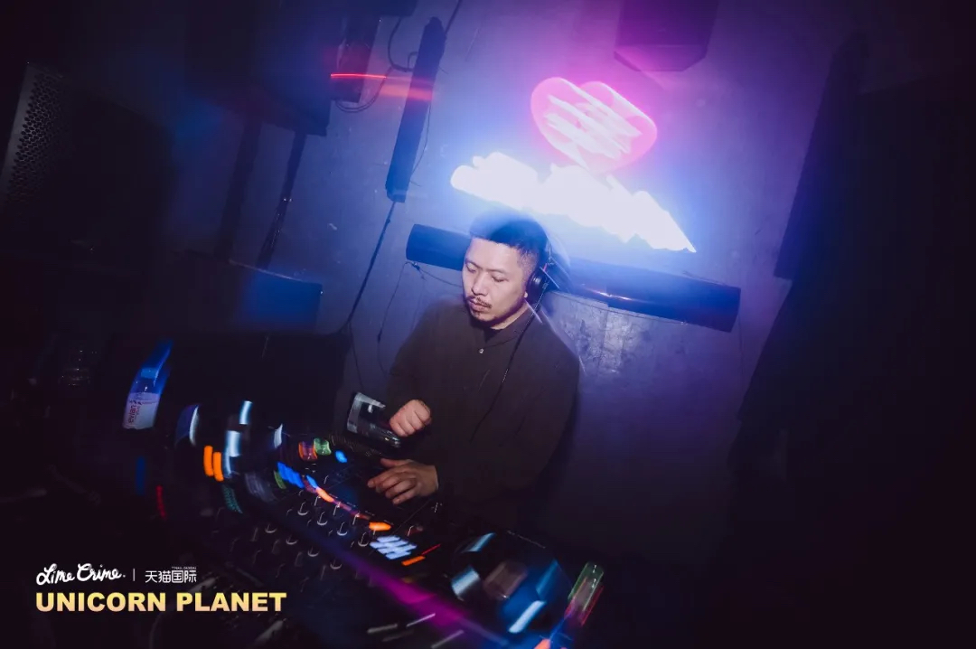 Lime Crime品牌发布活动撤了独角兽星球，光怪陆离、自由缤纷 - 第3张