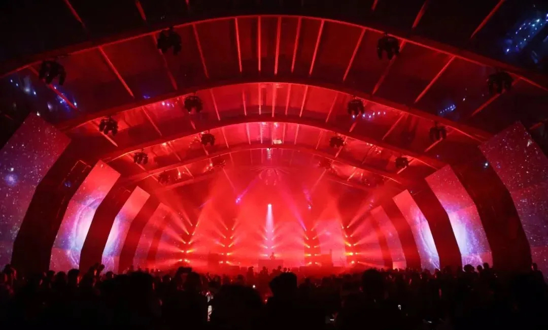 迪奥2021秋季男装发布会活动策划呈现了科技魅力的先锋视角 - 第17张