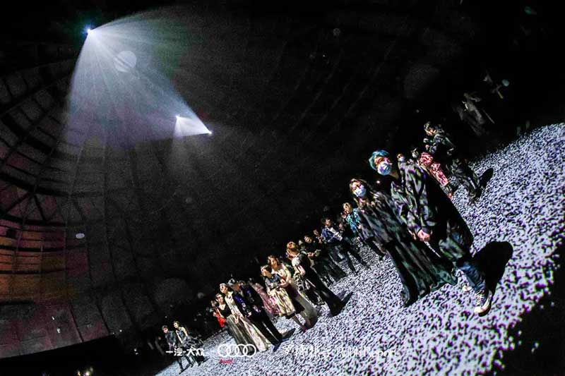 奥迪x「罗博报告」新媒体艺术活动策划破圈艺术边界，与时代共加冕 - 第17张