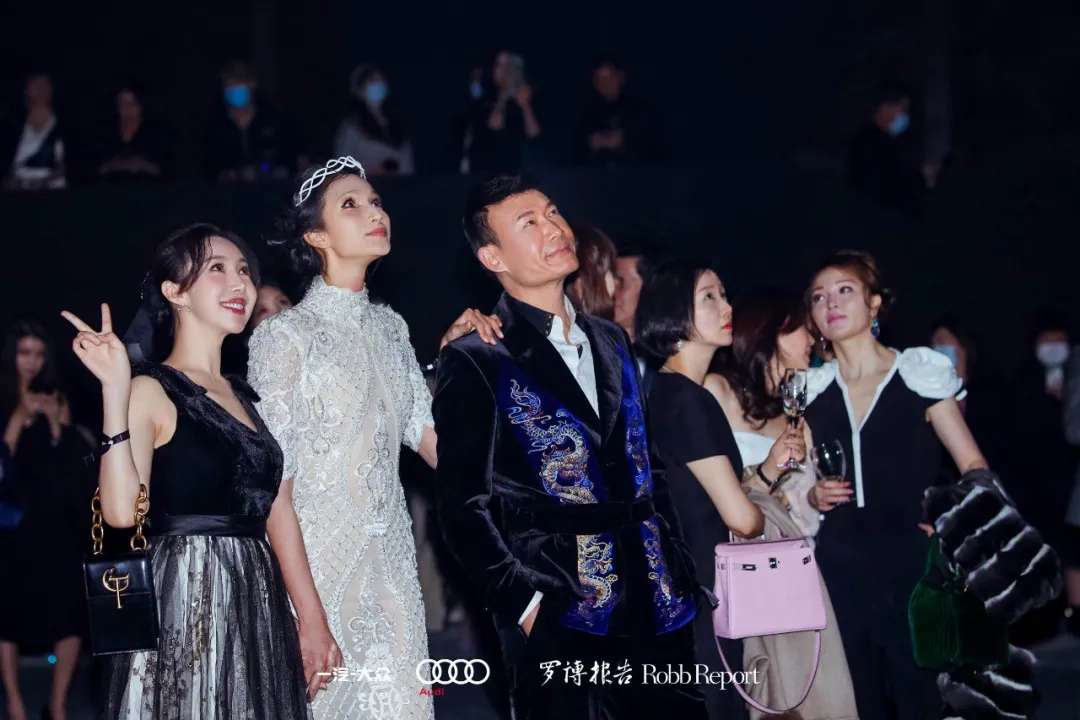 奥迪x「罗博报告」新媒体艺术活动策划破圈艺术边界，与时代共加冕 - 第21张