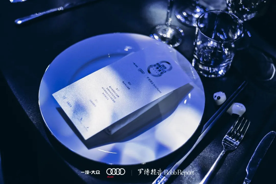 奥迪x「罗博报告」新媒体艺术活动策划破圈艺术边界,与时代共加冕 - 第79张 - 会展活动策划CCASY.COM 奥迪x「罗博报告」新媒体艺术活动策划破圈艺术边界,与时代共加冕 - 第79张