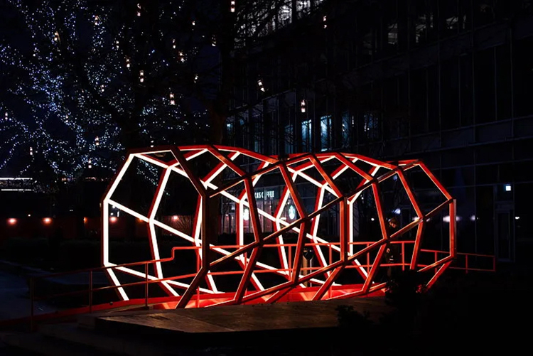 伦敦BBC白城的这组互动艺术展览活动策划装饰灵感来源于DNA螺旋结构