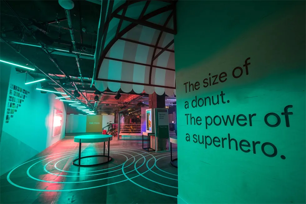 谷歌手机体验式发布会活动策划是高度身临其境的「好奇屋」乐园