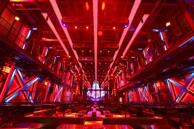 杭州ONE THIRD空间展览活动策划是光影何建筑构建成的通透空间 - 第13张