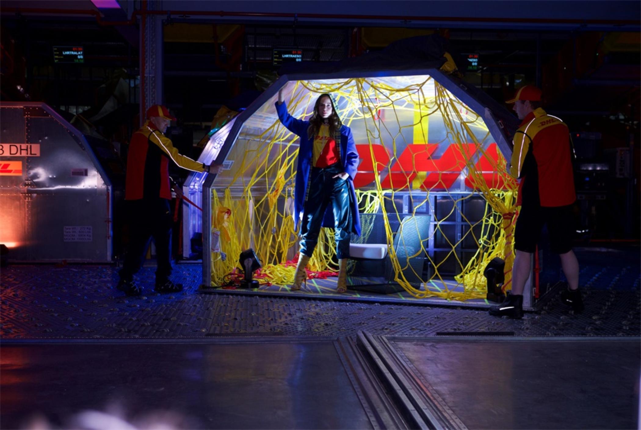 「当时尚遇到物流」的服装发布会活动策划简直是量身定制的 - 第3张