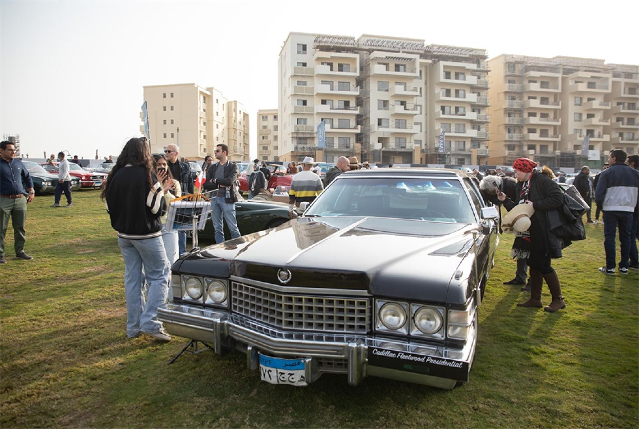 开罗上城住宅的这个老爷车展活动策划云集各式老爷车，极其养眼