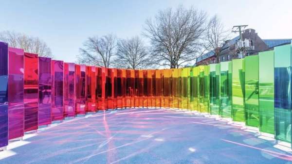 海滨公园的这个展览活动设计以无法预期的方式与游客形成互动