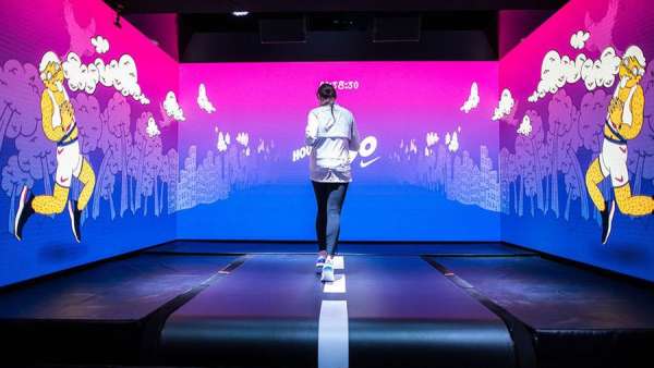 芝加哥快闪店活动策划了一个多彩的卡通仙境,在这里跑步可美了