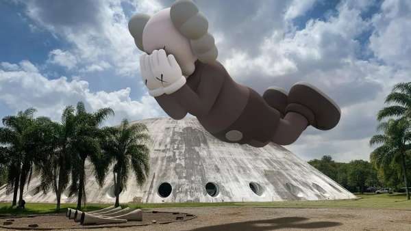 KAWS官宣崭新艺术作品展览活动在全球12个地点正式推出