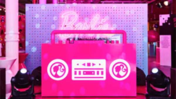 芭比娃娃60周年庆典活动策划以快闪式体验活动串联了整个庆典