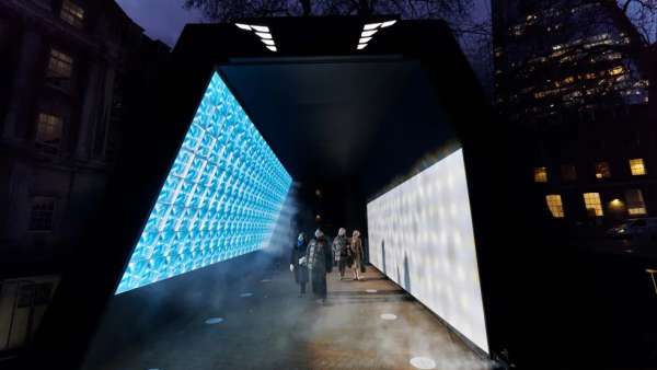 现代汽车打造的「光之隧道」线下体验活动策划太暖人心了