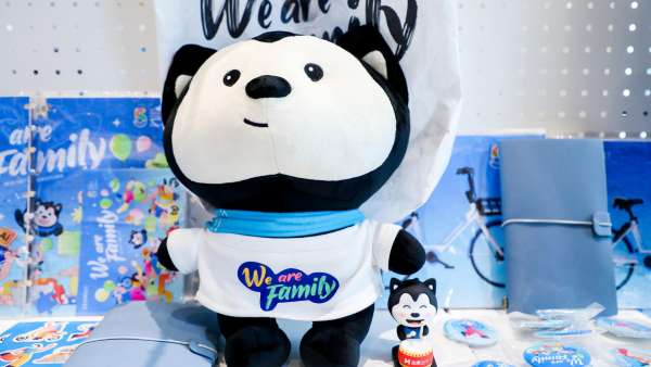 “We are family”哈喽出行五周年庆典活动策划尽显童年游戏周边