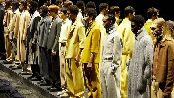 杰尼亚2023冬季时装秀活动策划的黑箱和蒙太奇手法太炫酷了