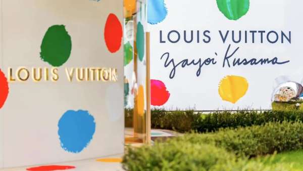 路易威登草间弥生合作的快闪店活动策划打造了一个变幻万千的无限宇宙