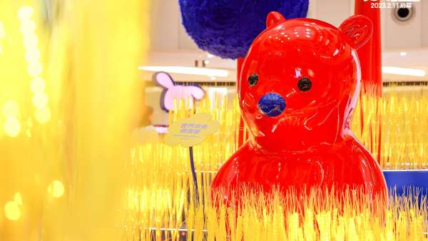 “张占占麦向星空公共艺术空间”快闪活动策划了一个爱的梦境世界