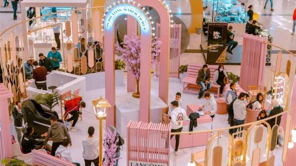 埃及购物中心策划举行的引流变现活动策划“宠爱站”整合了各种消费品牌