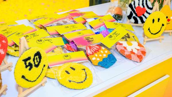 巴黎老佛爷百货店庆 X SMILEY50周年庆活动策划全场都是笑脸