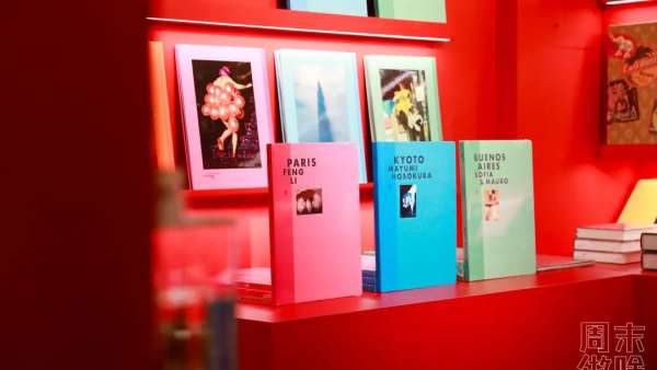 LV“红黄绿”书报亭快闪活动策划用不同颜色赋予了每座城市各色魅力