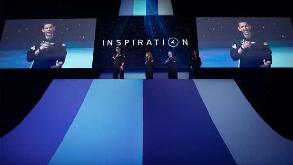 SpaceX猎鹰9号火箭「登陆派对」活动策划舞台效果太别致了